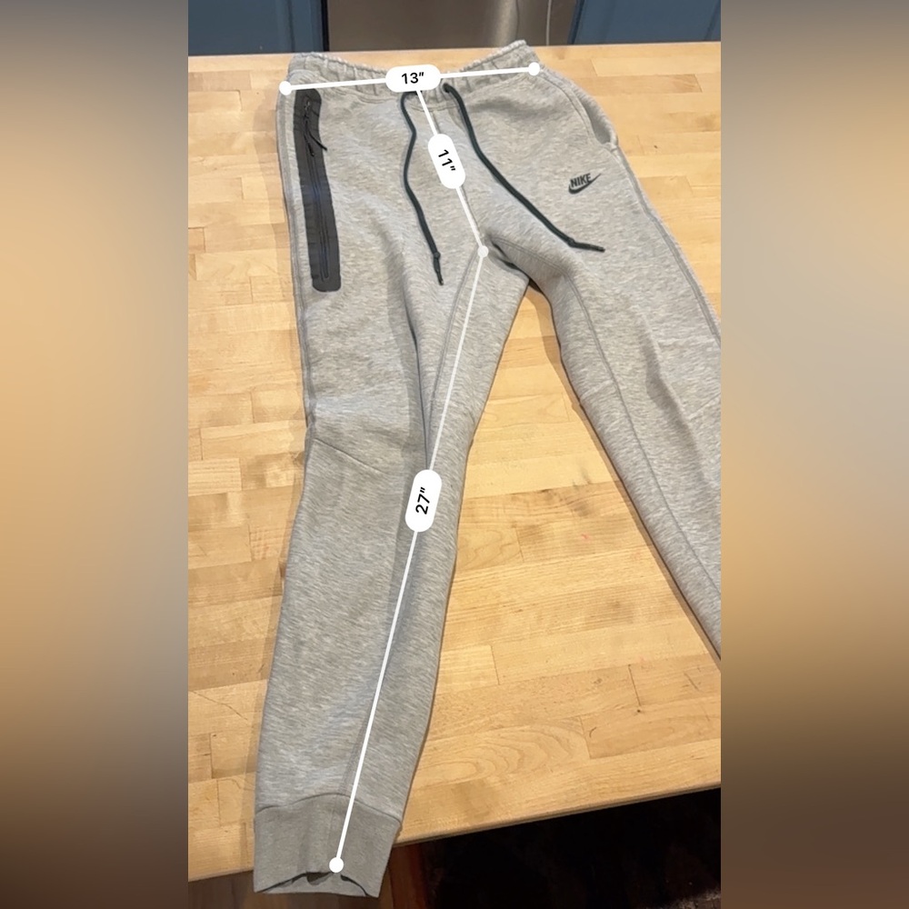 EUC Nike Women’s Heather Gray jogger sweatpants